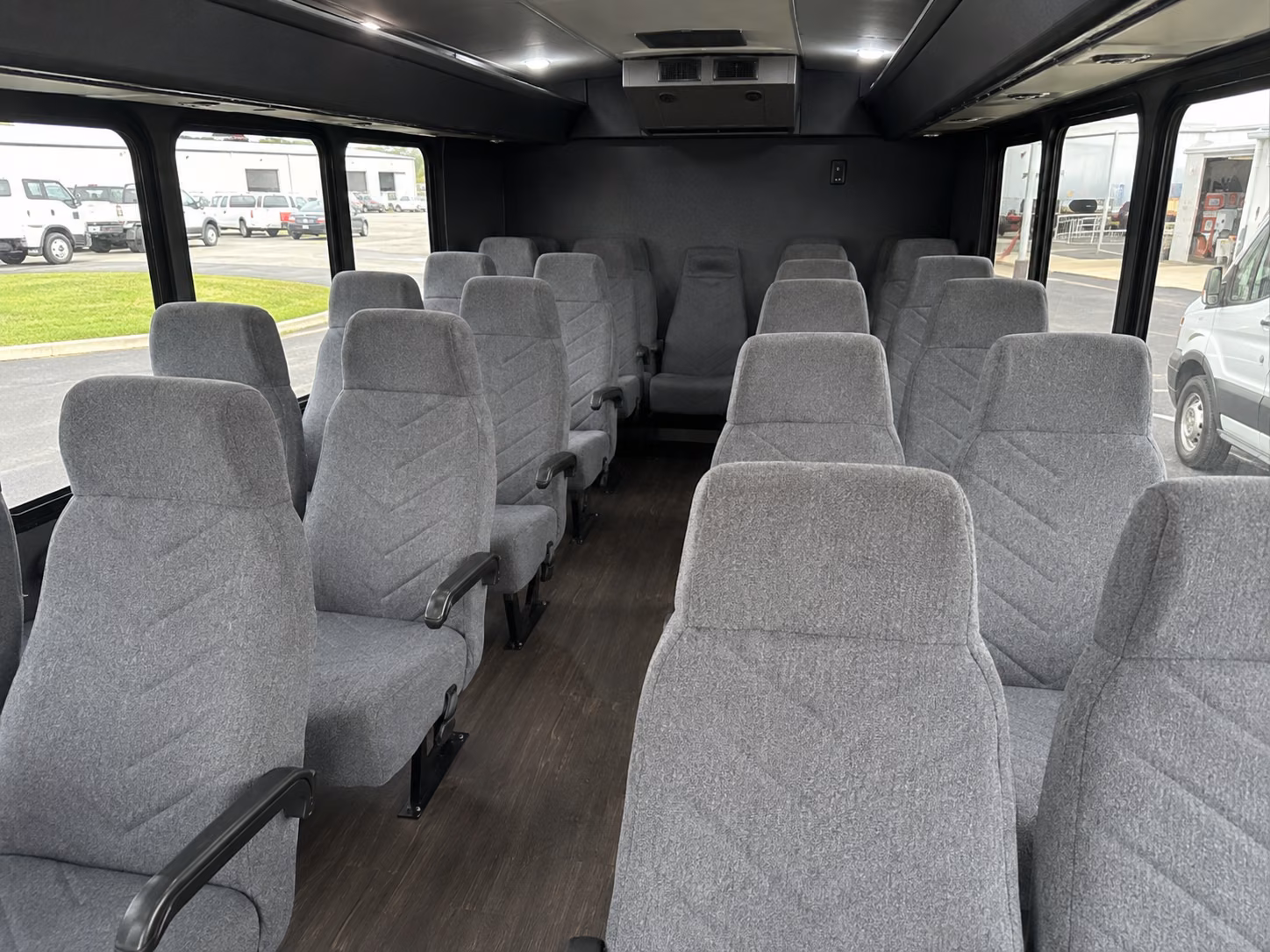 tiburon show up to tiburon concerts in a charter bus